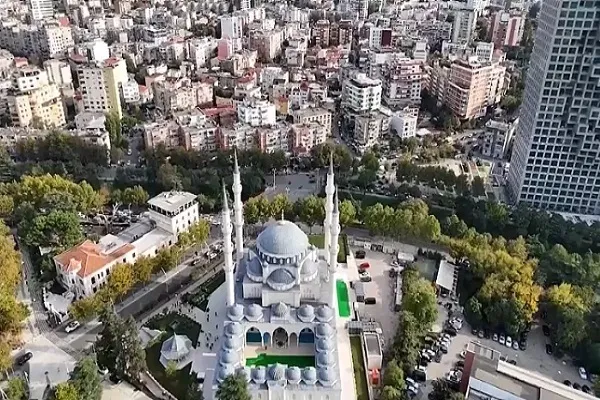 Ифтитоҳи бузургтарин масҷиди Балкан дар пойтахти Албания + видео
