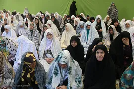 حضور اقشار مختلف بانوان در نمازروز جمعه