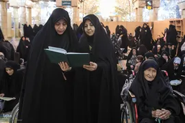 تشرف 313 خادمه حرم امام زاده صالح به قم