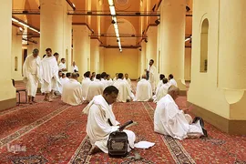 مُحرم شدن حجاج در مسجد شجره