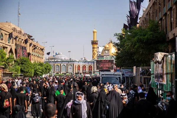 ورود زائران اربعین به کربلا + عکس