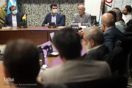 مراسم رونمایی کتاب «جنگ و صلح» روایتی از سال‌های قبل و بعد از پذیرش قطعنامه ۵٩٨