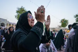 قرائت دعای توسل جهت سلامتی رئیس جمهور در حرم حضرت شاهچراغ (ع)