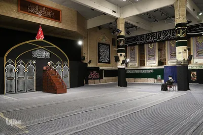 مراسم عزاداری شب هشتم ماه محرم الحرام در حسینیه امام خمینی(ره)