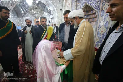 غبارروبی آستان مقدس امامزاده حمزه(س)