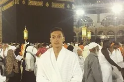 Ozil, Mchezaji Mwislamu Mjerumani,  amjibu mwanasiasa anayeuchukia Uislamu