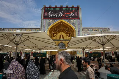 حرم مطهر رضوی در سوگ علمدار کربلا