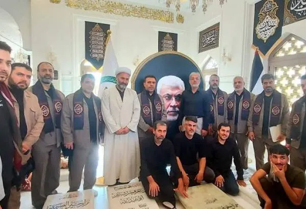 Ang Iraniano na mga Qari ay Humawak ng Quranikong Programa sa Puntod ng Al-Muhandis