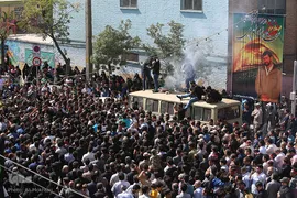 خواندن نماز میت بر پیکر شهید مدافع حرم شهید سجاد زبرجدی