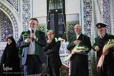 اجتماع بزرگ زیر سایه خورشید در امامزاده سید جعفر محمد(ع) یزد‎‎