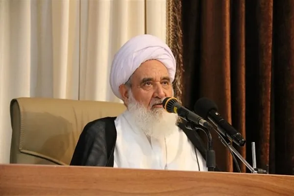 امام خمینی(ره) با تأسی به قرآن به استکبار نهیب زد
