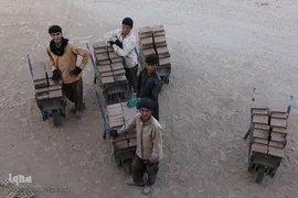 اینجا آجرها نان می‌شوند
