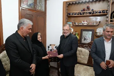 دیدار خانواده شهید مسعود آب‌روشن 