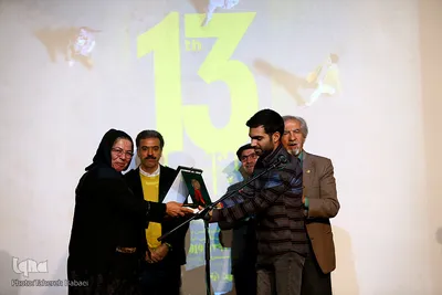 تجلیل از «بهرام محمدی‌فرد» با حضور چهار نسل از عکاسان در اختتامیه سیزدهمین جشنواره عکس دوربین نت