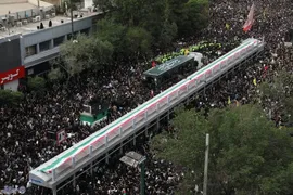 بدرقه رئیس جمهور شهید تا خانه ابدی توسط خراسانی‌ها