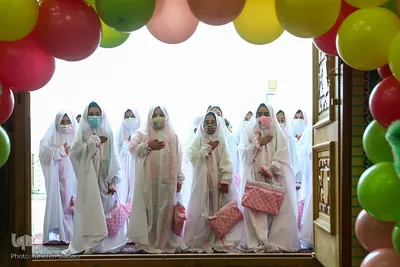 مراسم جشن تکلیف 42 دختر در امامزاده پنج تن لویزان