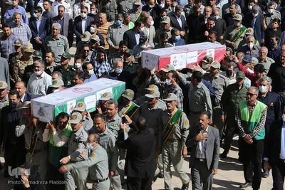 وداع شیرازی ها با محیط بانان شهید در حرم شاهچراغ(ع)‎‎