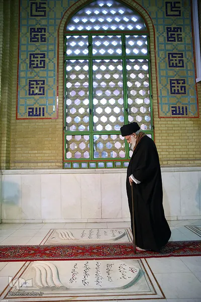 حضور رهبر انقلاب در مرقد مطهر امام خمینی(ره) و گلزار شهدا