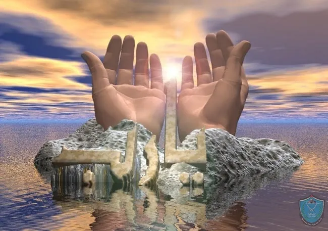 الله حين يعطي الإنسان لايمنُّ علیه