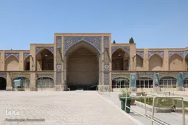 مسجد رحیم خان اصفهان؛ نگین فیروزه‌ای دوره قاجار