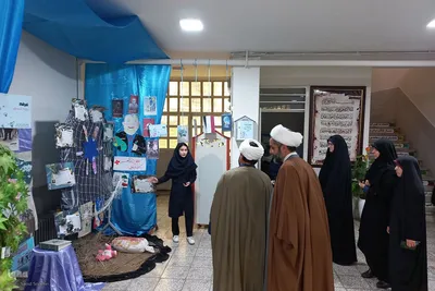 نمایشگاه جهاد تبیین در مدارس ملایر