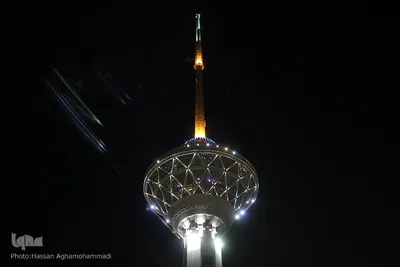 آیین جزءخوانی قرآن کریم بر فراز برج میلاد تهران