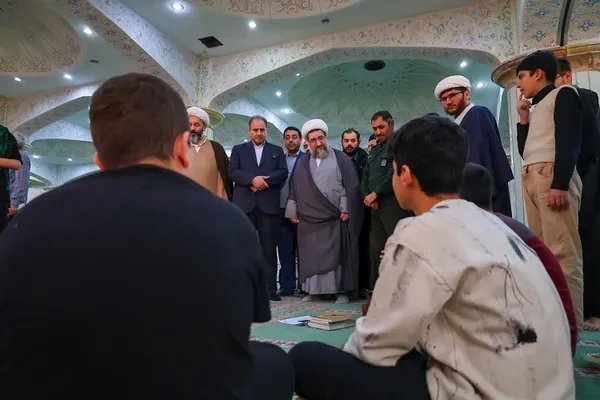 مراسم معنوی اعتکاف دانش آموزی در مصلی تبریز