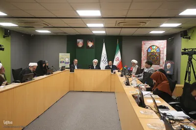 رونمایی از مجموعه مقالات همایش شهید سلیمانی و مکتب انتظار و مقاومت