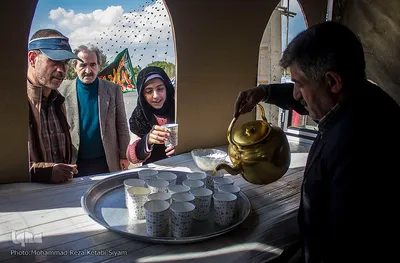 پذیرایی از زائران اربعین حسینی در موکب‌های همدان