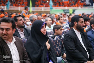 نارنجی پوشان، سفیران پاکیزگی