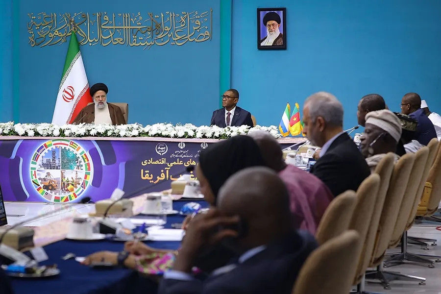 اراده و پشتکار ملت‌ها تهدید را به فرصت تبدیل می‌کند