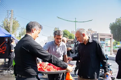 پیاده‌روی مردم نصف جهان به عشق ارباب دو جهان
