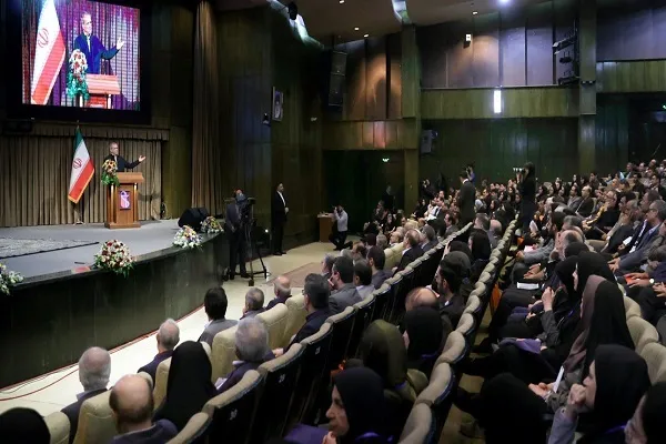 آینده را باور انسان‌ها و تلاش نسل جوان می‌سازد