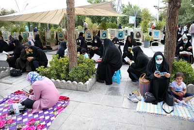 مراسم دعای عرفه در گلستان شهدای اصفهان