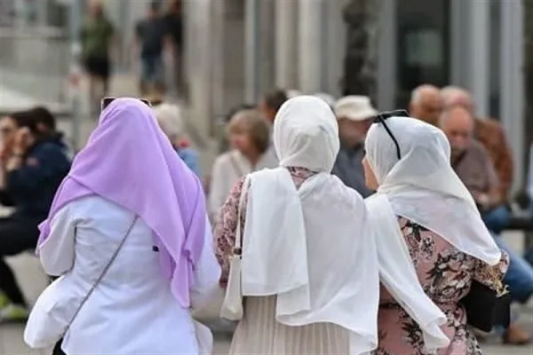 Avstriya müsəlmanlarının məktəblərdə hicabın qadağan olunması ilə bağlı təklifə narahatlığı