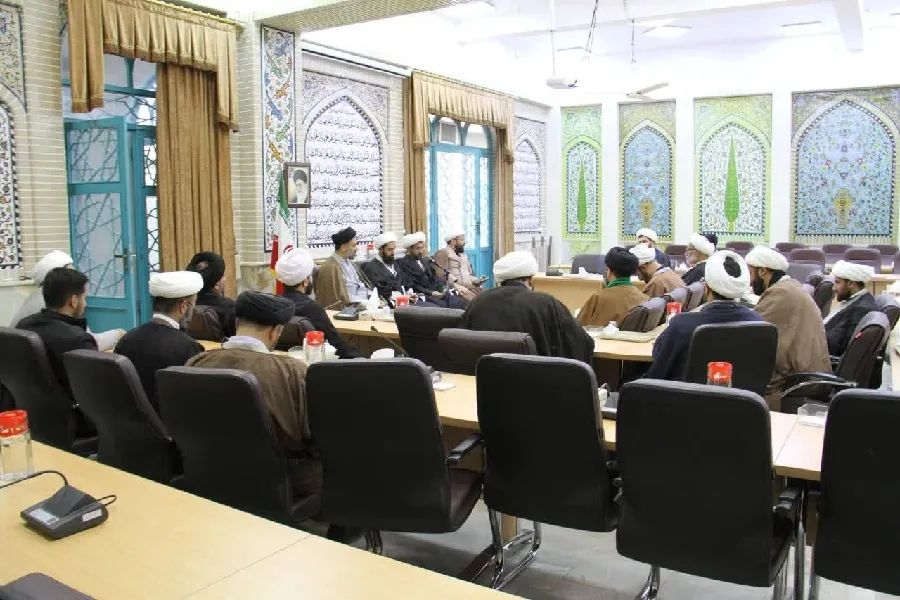 قشر خاکستری، مخاطب کنش‌گری حوزه علمیه در عرصه انتخابات باشد