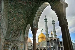 30 na Nagbalik-loob sa Islam sa Banal na Dambana ng Hazrat Masoumeh sa Qom