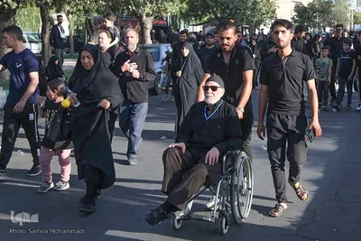 حضور عاشقان حسینی در مراسم پیاده‌روی جاماندگان اربعین ارومیه‎