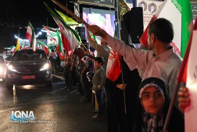 زنجیره مردمی حمایت از عفاف و حجاب در میدان شهدای اصفهان