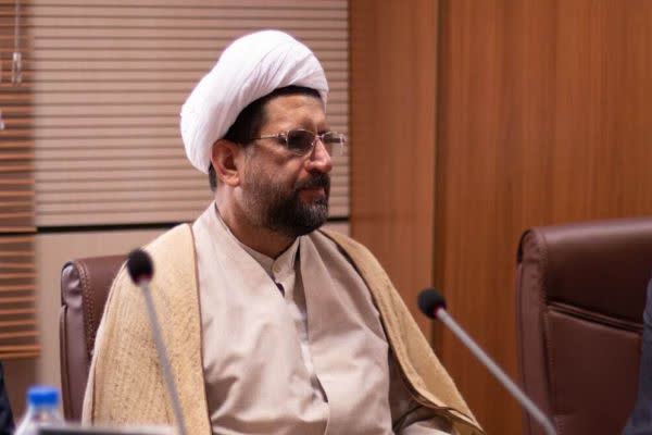 حجت‌الاسلام روح‌الدین دریکوند، رئیس شورای هیئت‌های مذهبی لرستان