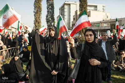 تجمع همبستگی ملی در میدان انقلاب