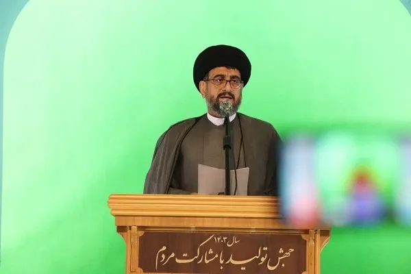 نماز جمعه این هفته ساری  بیستم مهرماه به امامت حجت‌الاسلام والمسلمین سیدحسین جسینی کارنامی امام جمعه موقت ساری برگزار شد.