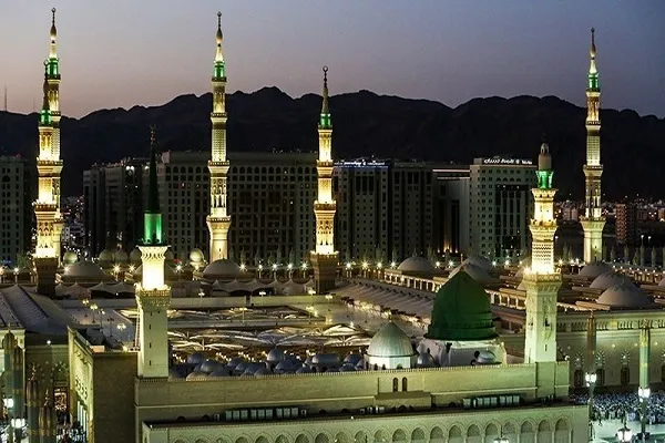 آل سعود  رژیم د اسلام د ګران پیغمبر (ص) زیارت  ته د ښځو په تګ بندیز ولګاوۀ