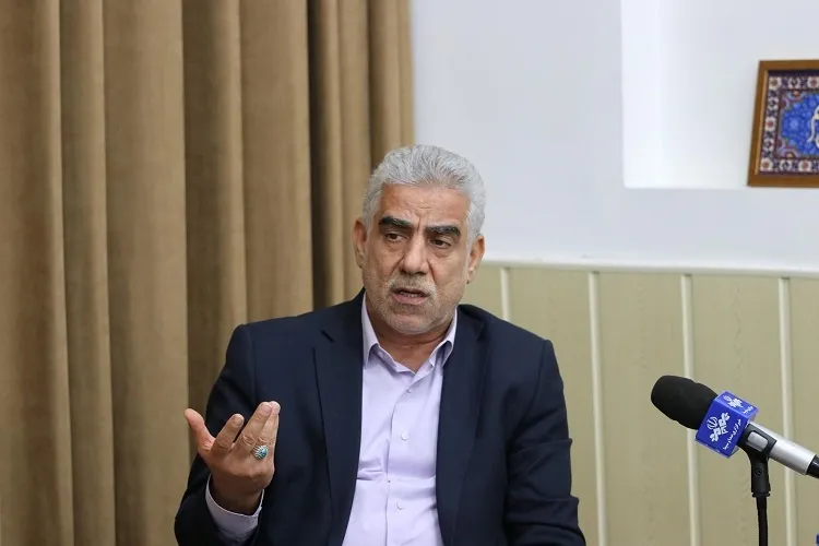 مواضع ضد انسانی استکبار جهانی در جامعه تبیین شود