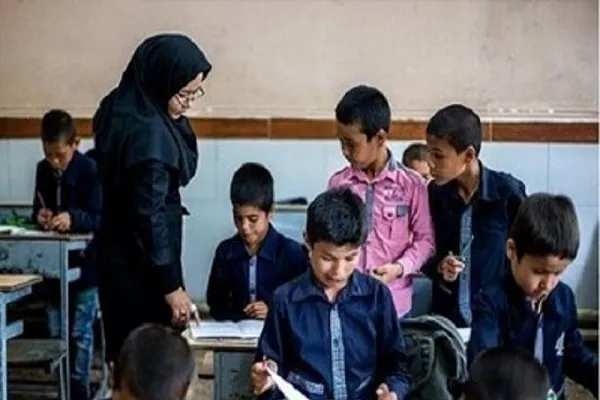 په ایران کې شپږ لکه اویا زره افغان زده کوونکي په زده کړو بوخت دي