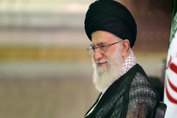 قائد الثورة: المعلمون يقومون بعمل كبير وجهاد عظيم