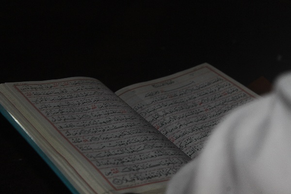 محفل نورانی انس با قرآن کریم به یاد رهبر شهید قرآنی در پارس‌آباد برگزار شد