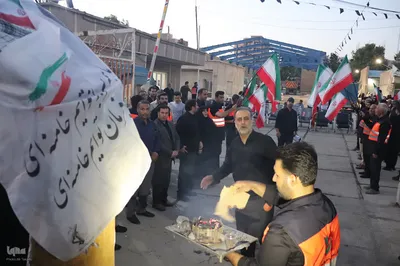بدرقه کاروان اعزامی ملایری ها به آیین تشییع و وداع آقای شهید ایران