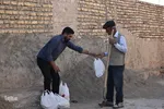 توزیع ۱۴۰ بسته افطاری ساده بین نیازمندان بیرجندی