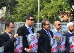Rassemblement des journalistes devant le Consulat saoudien à Istanbul